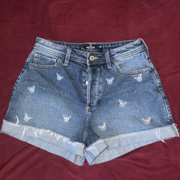 Butterfly Embroidered Hollister Shorts - Picture 3 of 4